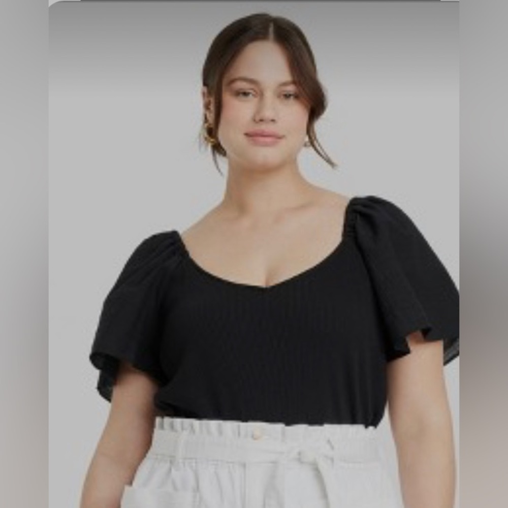 Black short sleeve shirt